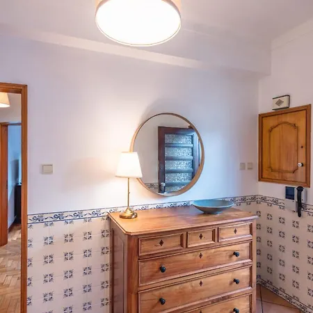 Vez - House In The Center Of Arcos
