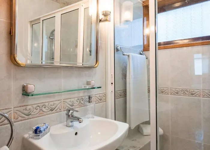 Vez - House In The Center Of Arcos